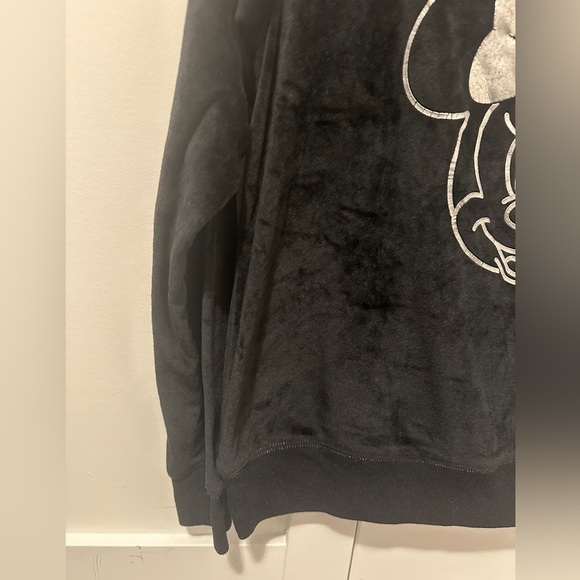 Disney Black Silver Mickey Mouse Velour Crewneck Sweater Size Large Women’s - Picture 3 of 7